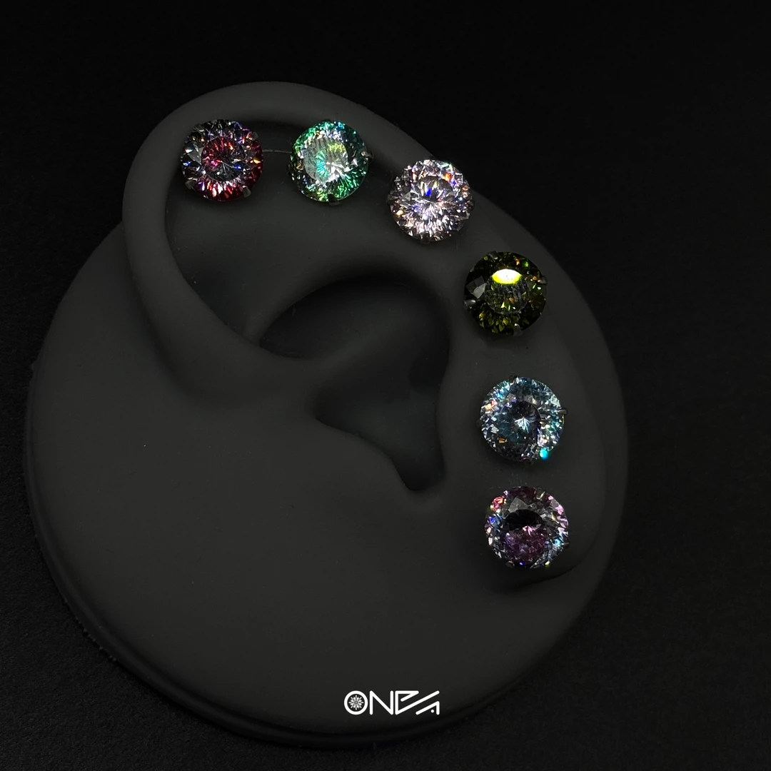 925银合成锆石耳饰 ONEPART全新调色师系列S925银鸟巢切锆石耳钉