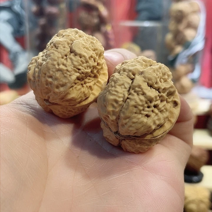 文玩核桃把件云铁12