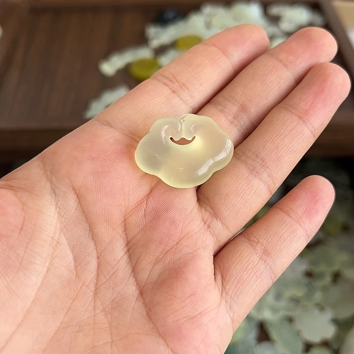 蛇纹石玉未镶嵌吊坠(不含链)