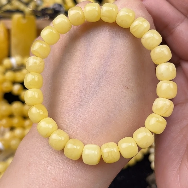 琥珀未镶嵌颈饰琥珀