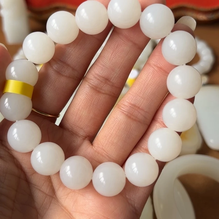 小***9和田玉未镶嵌颈饰