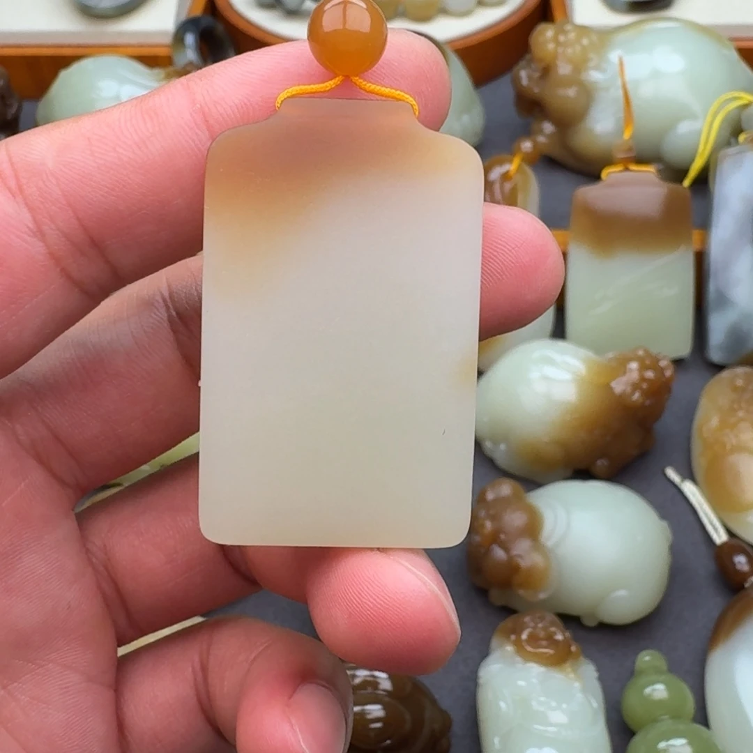 ****e定制和田玉无事牌