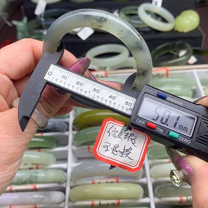 蛇纹石玉手镯未镶嵌1015