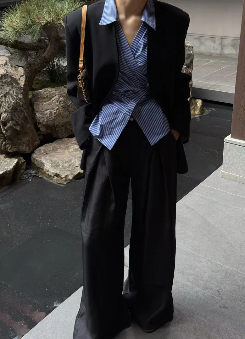 早秋新款设计感垂感高级滑面西裤高腰休闲阔腿裤