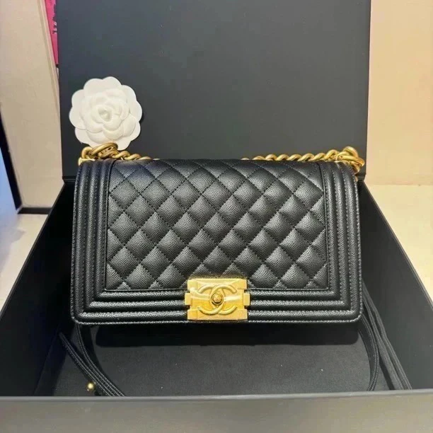 全新未使用 Chanel/香奈儿 黑金Leboy中号 23年芯片款 链条斜挎包