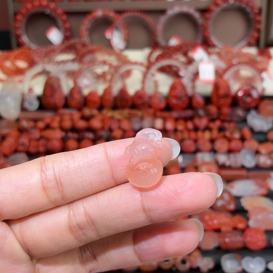 南红玛瑙未镶嵌颈饰葫芦吊坠