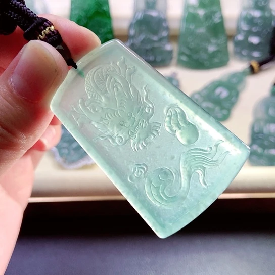 【闪购商品】翡翠颈饰未镶嵌天然