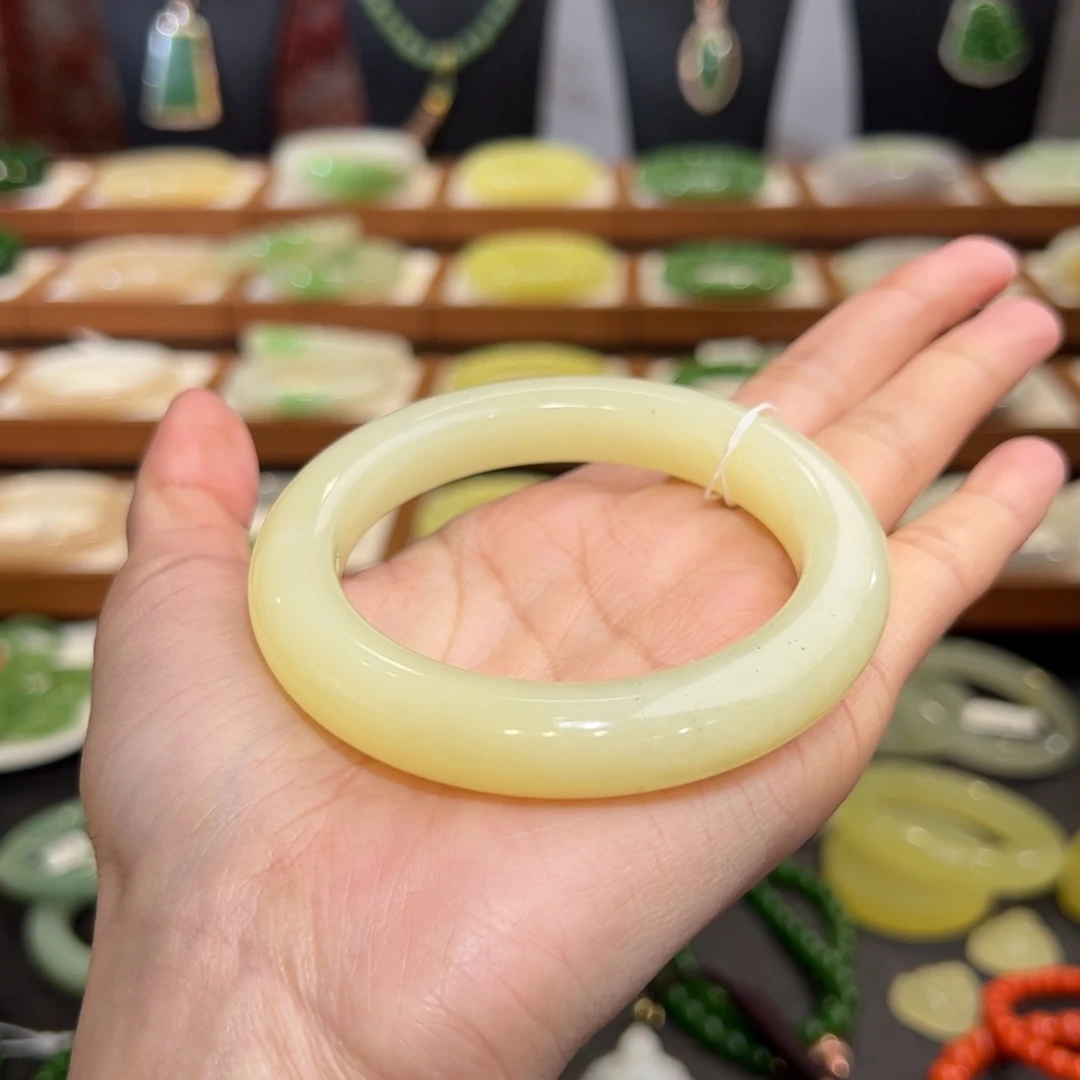 和田玉手镯未镶嵌新疆若羌黄口57