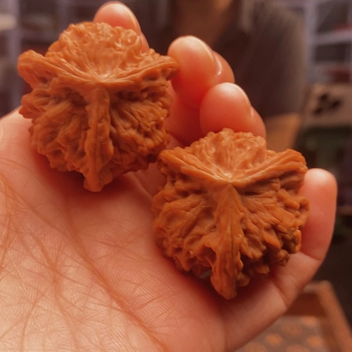 把件文玩核桃三棱精品