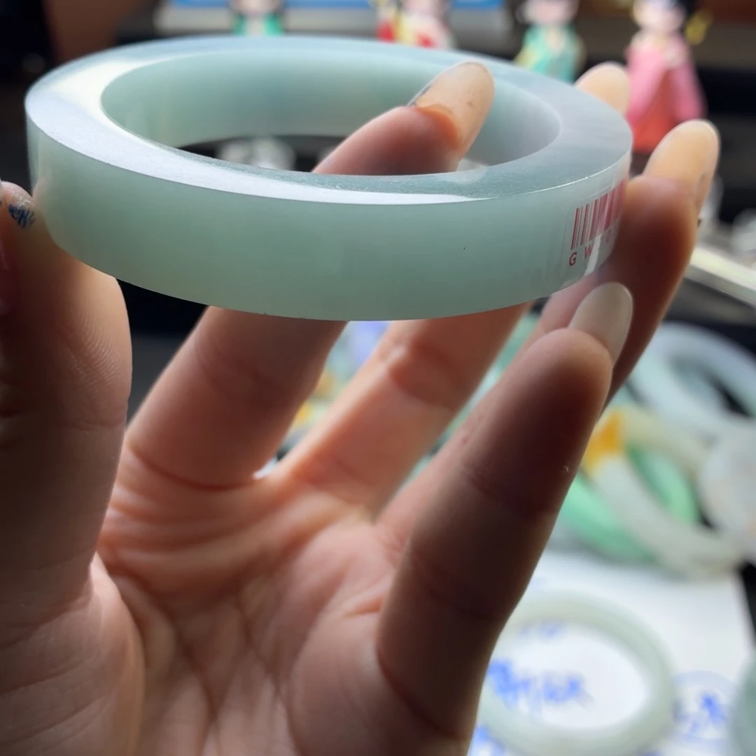 未镶嵌翡翠手镯多样性发一定制翡翠