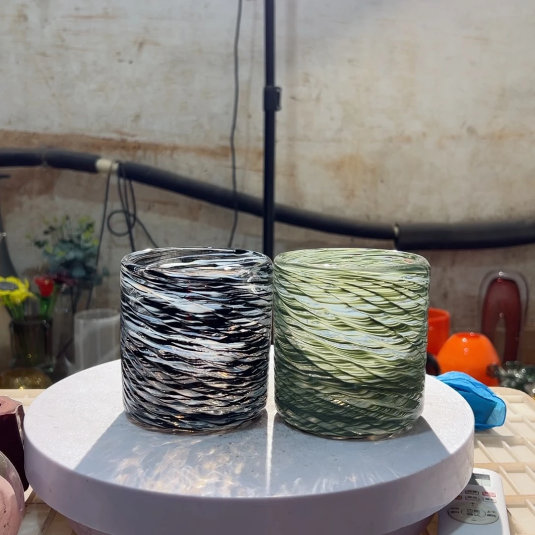 弘扬琉璃花器微瑕高度10