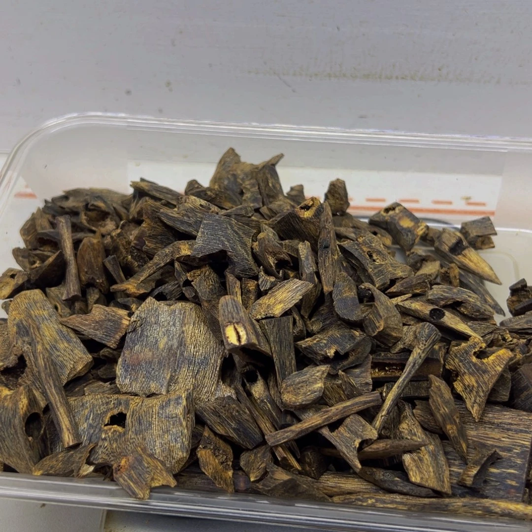 沉香沉香碎屑绿奇楠沉香高端老块料50克