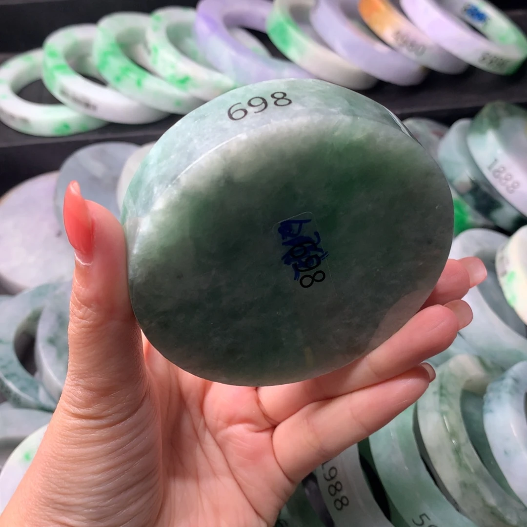 定制翡翠未镶嵌翡翠手镯