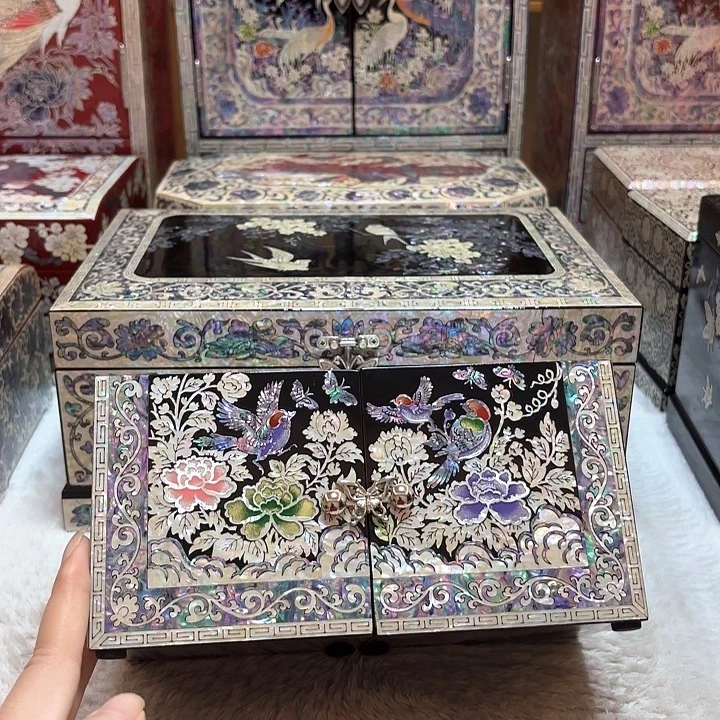 春色满园黑色对开