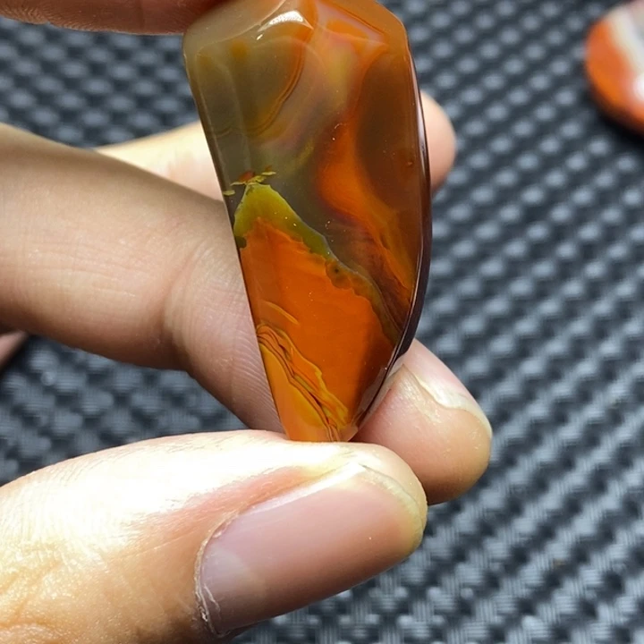 玛瑙/玉髓颈饰未镶嵌沉*淀