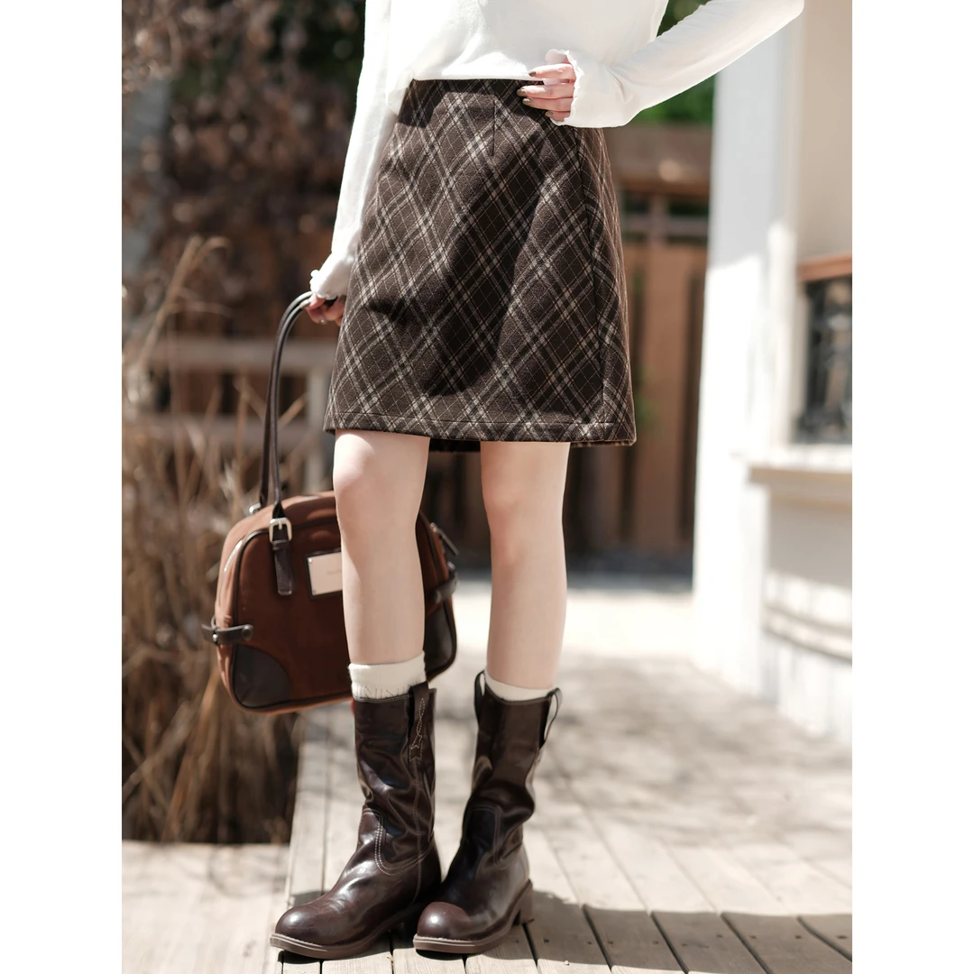 木易易 学院风复古格纹毛呢半身裙女早秋2025新款韩版小个子短裙