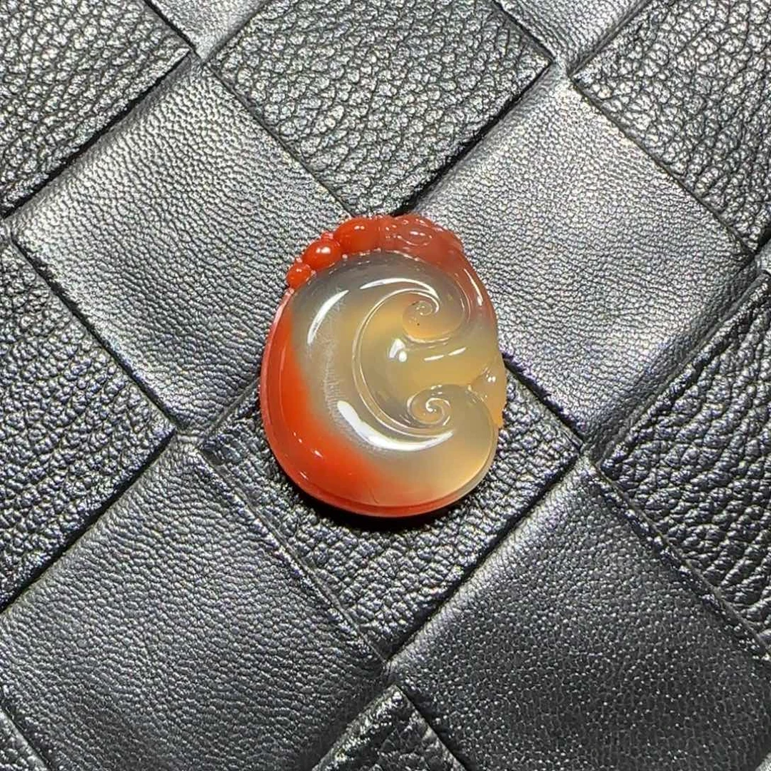 利****南红玛瑙未镶嵌吊坠