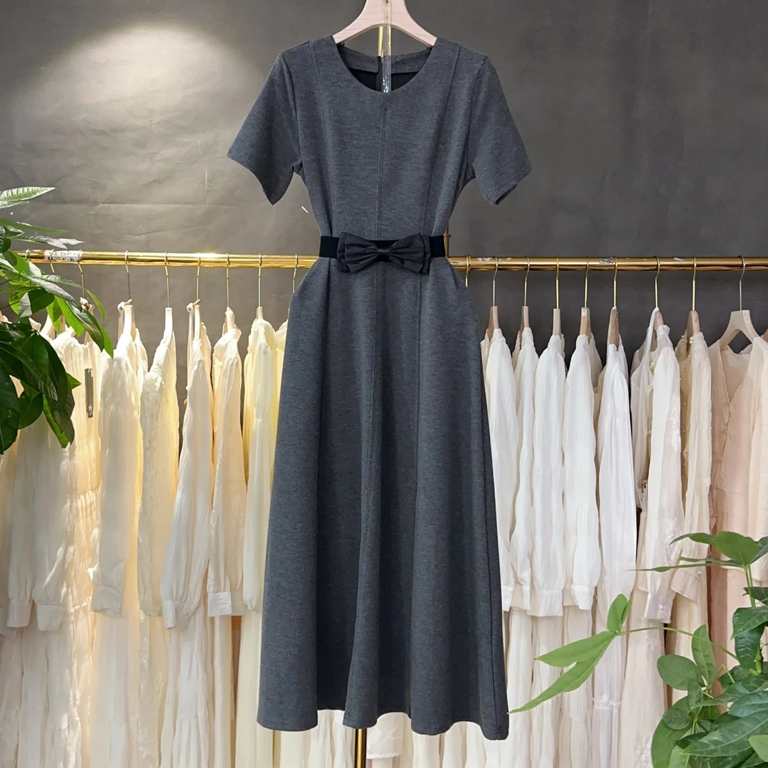 法式气质收腰灰色连衣裙子女夏季2025新款大方得体穿搭长裙