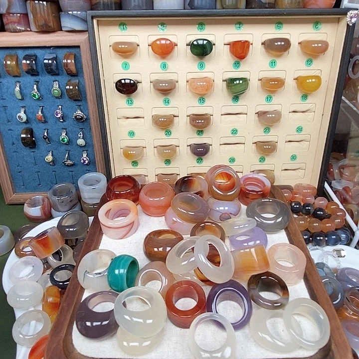 合金戒指玛瑙/玉髓往***啊