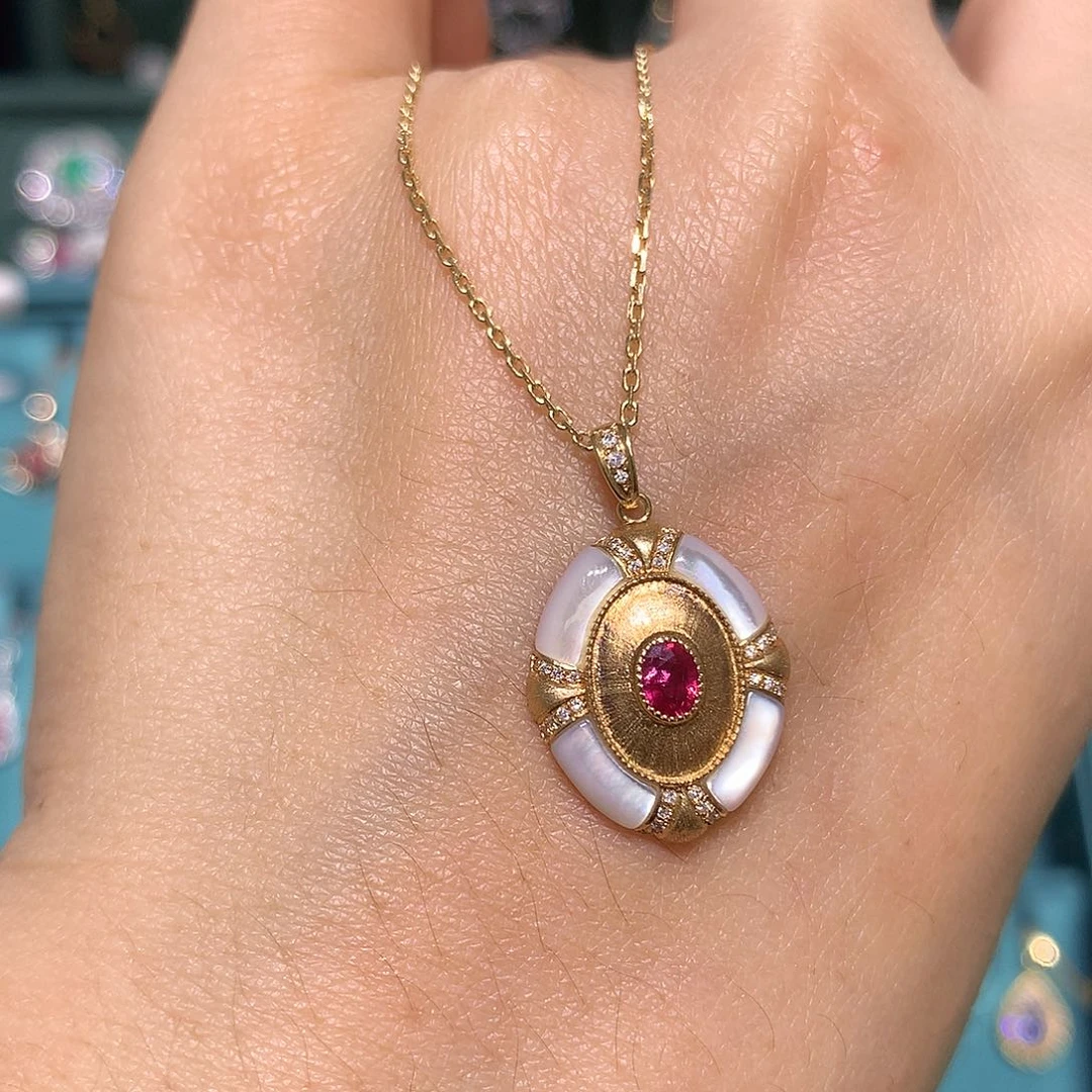 红宝石颈饰18K金镶嵌