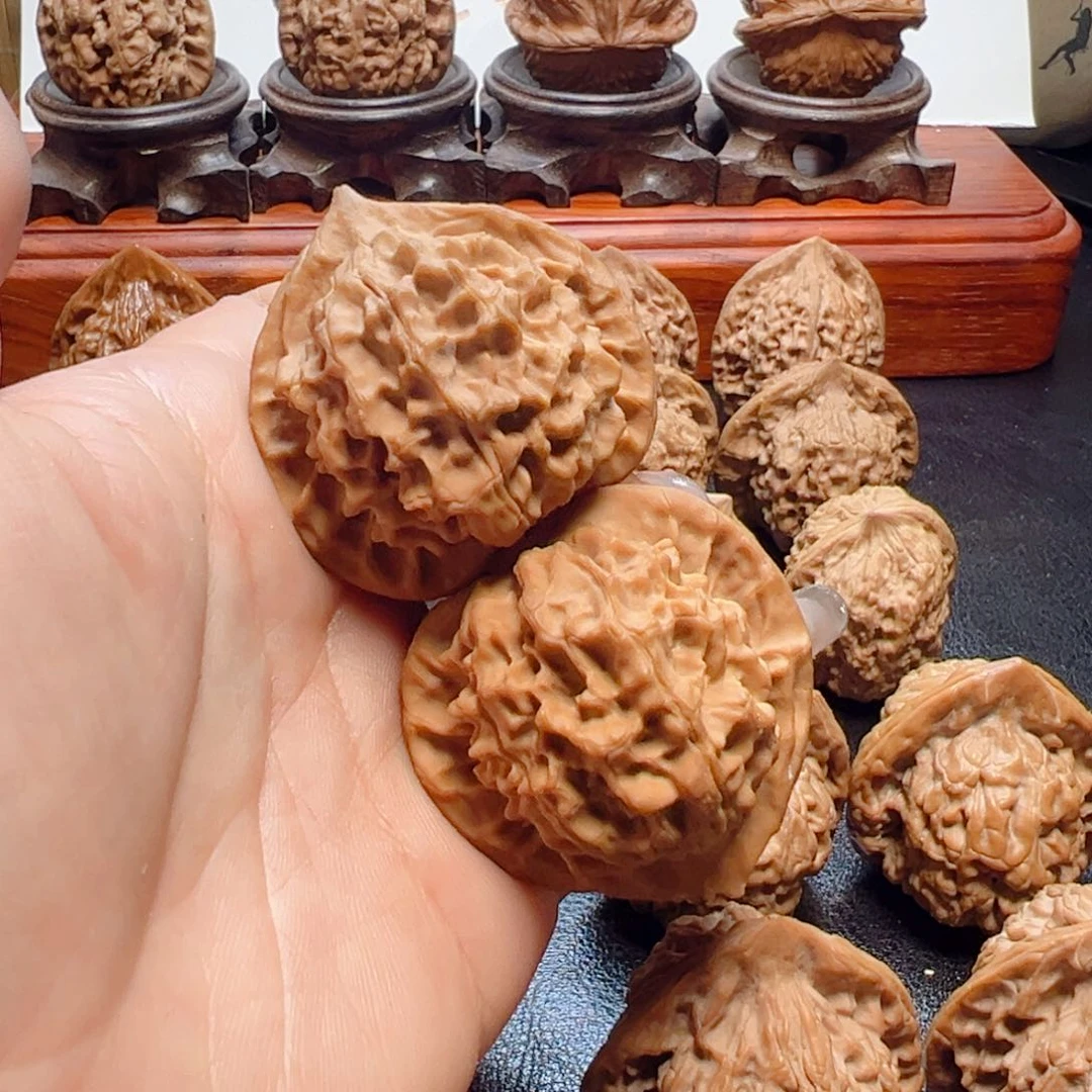 文玩核桃把件龙鳞王40