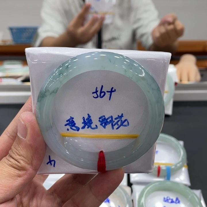 翡翠未镶嵌手镯缅甸翡翠