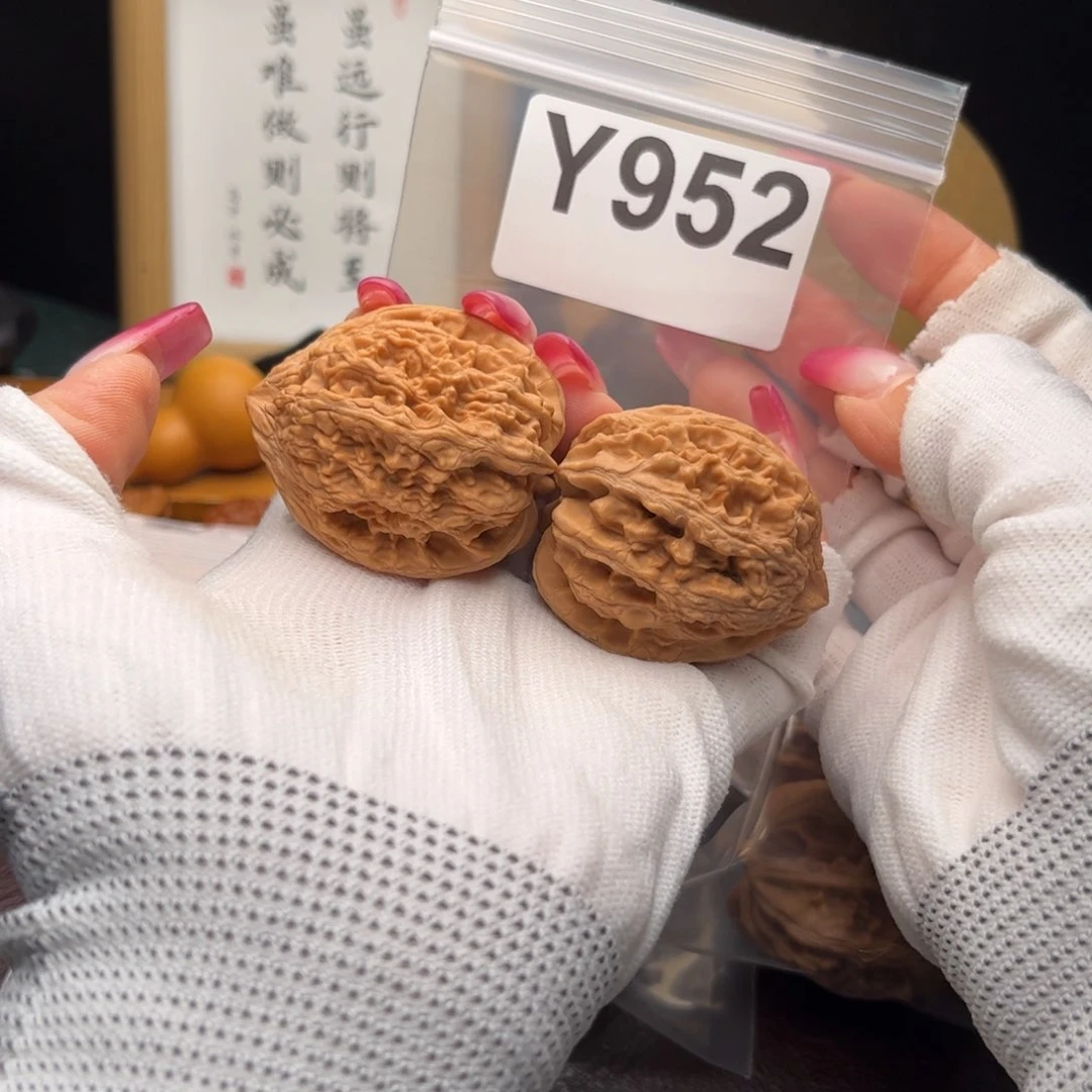 文玩核桃把件39大沽石y 952