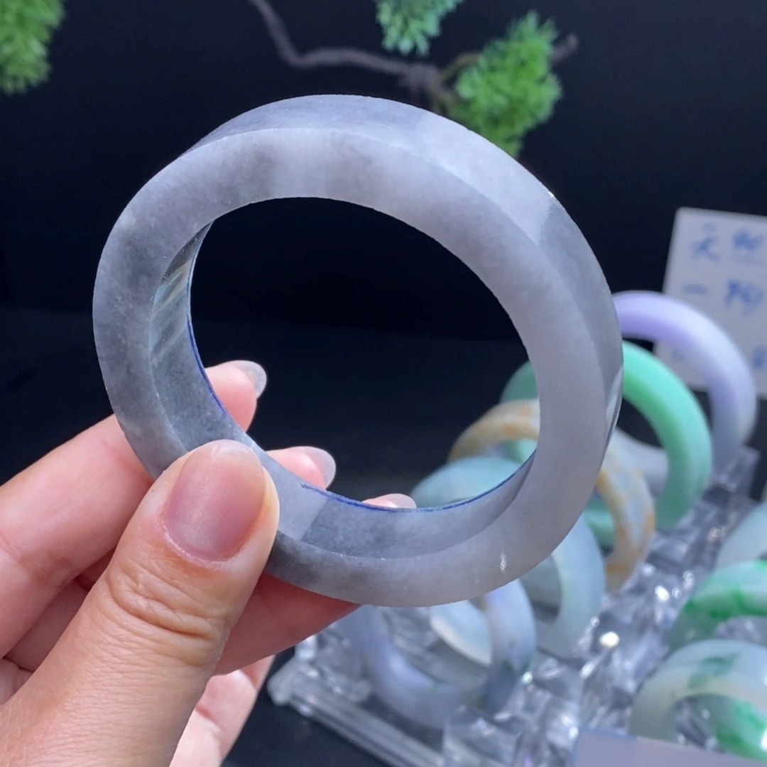 定制翡翠未镶嵌翡翠手镯