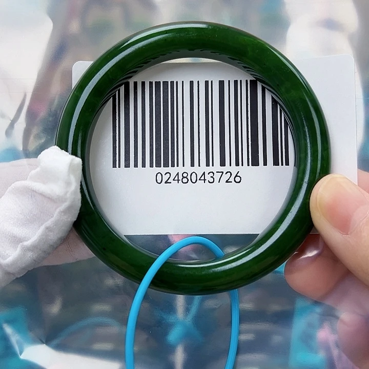 和田玉未镶嵌手镯微瑕57