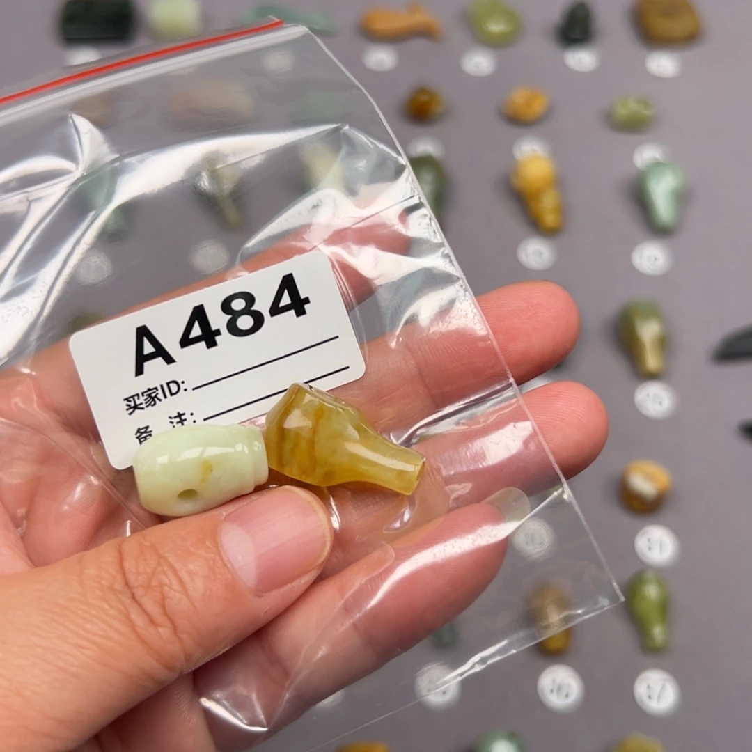 未镶嵌蛇纹石玉颈饰U****靴微瑕不退不换
