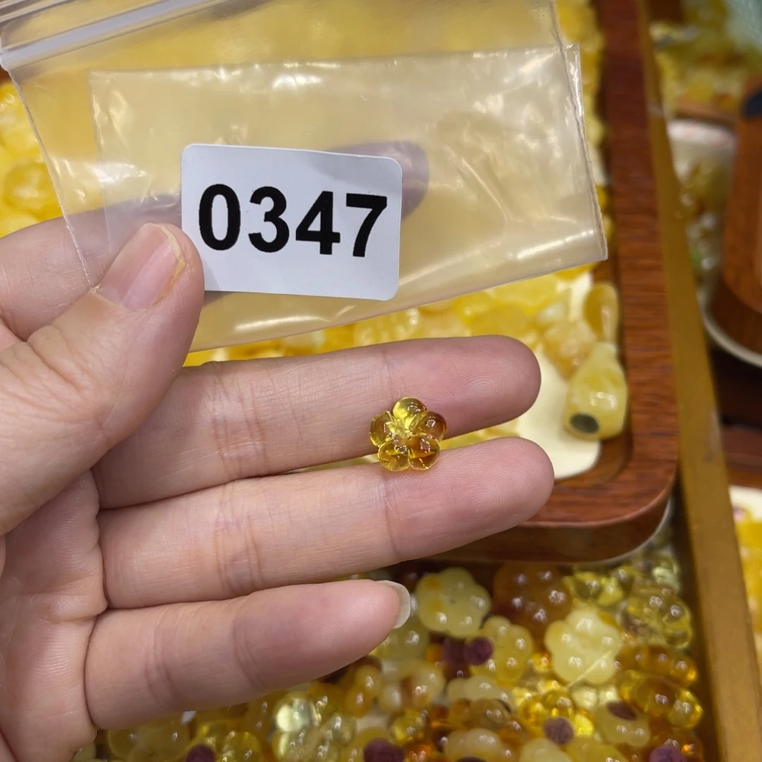 琥珀珠宝奇石未镶嵌
