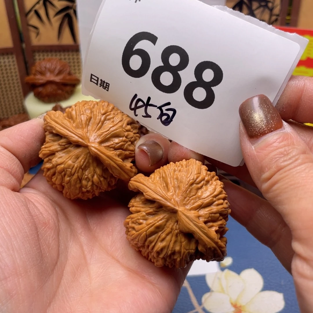 超***梁文玩核桃把件688号45白狮子