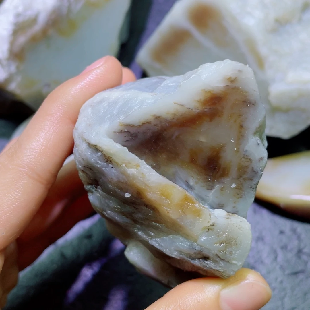 和田玉未镶嵌珠宝半成品