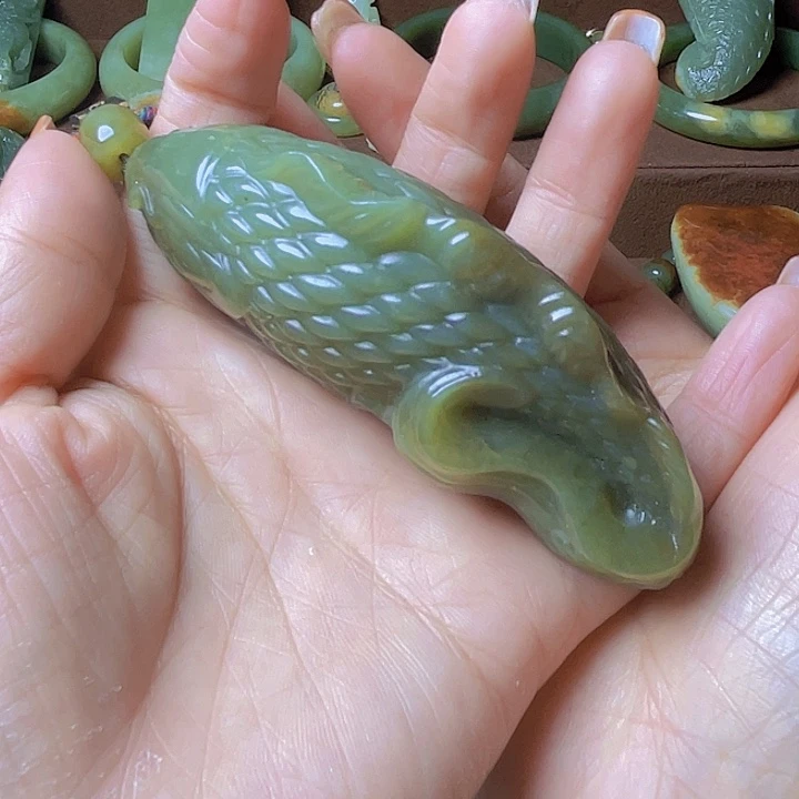 未镶嵌岫岩河磨玉（透闪石质玉）把件雲*軒