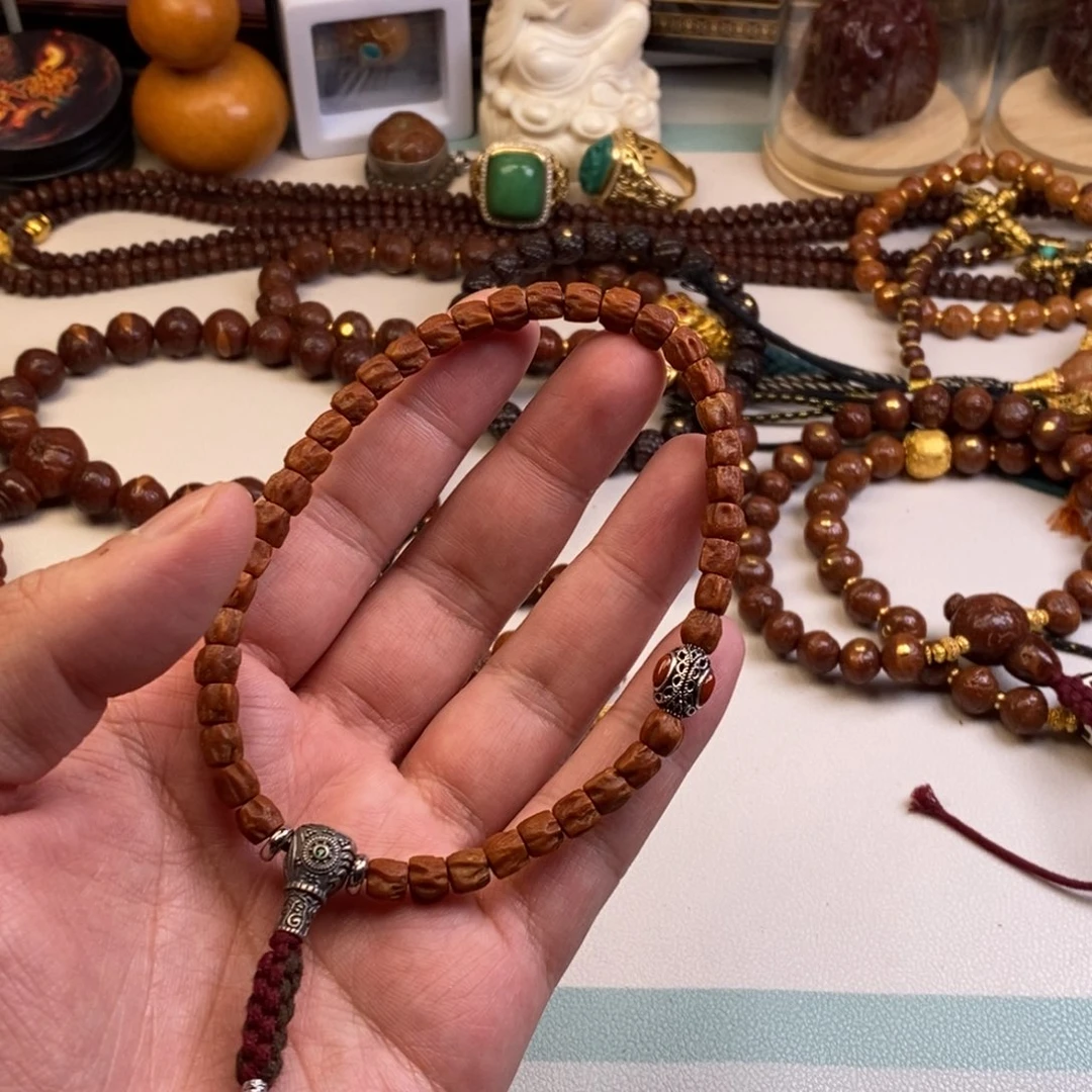 吊坠菩提。。。。。。。。。。。。