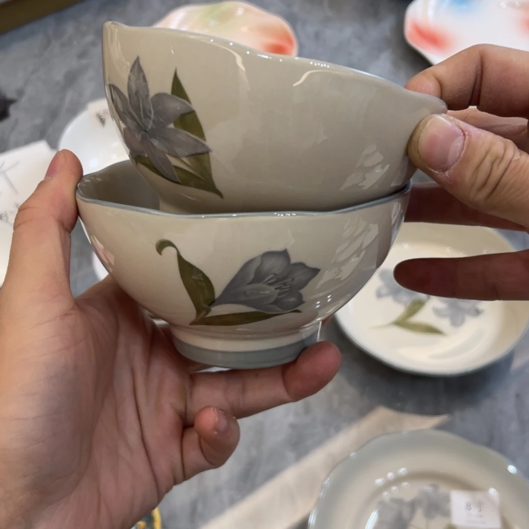 陶瓷微瑕餐具介意勿拍，满18飞！m