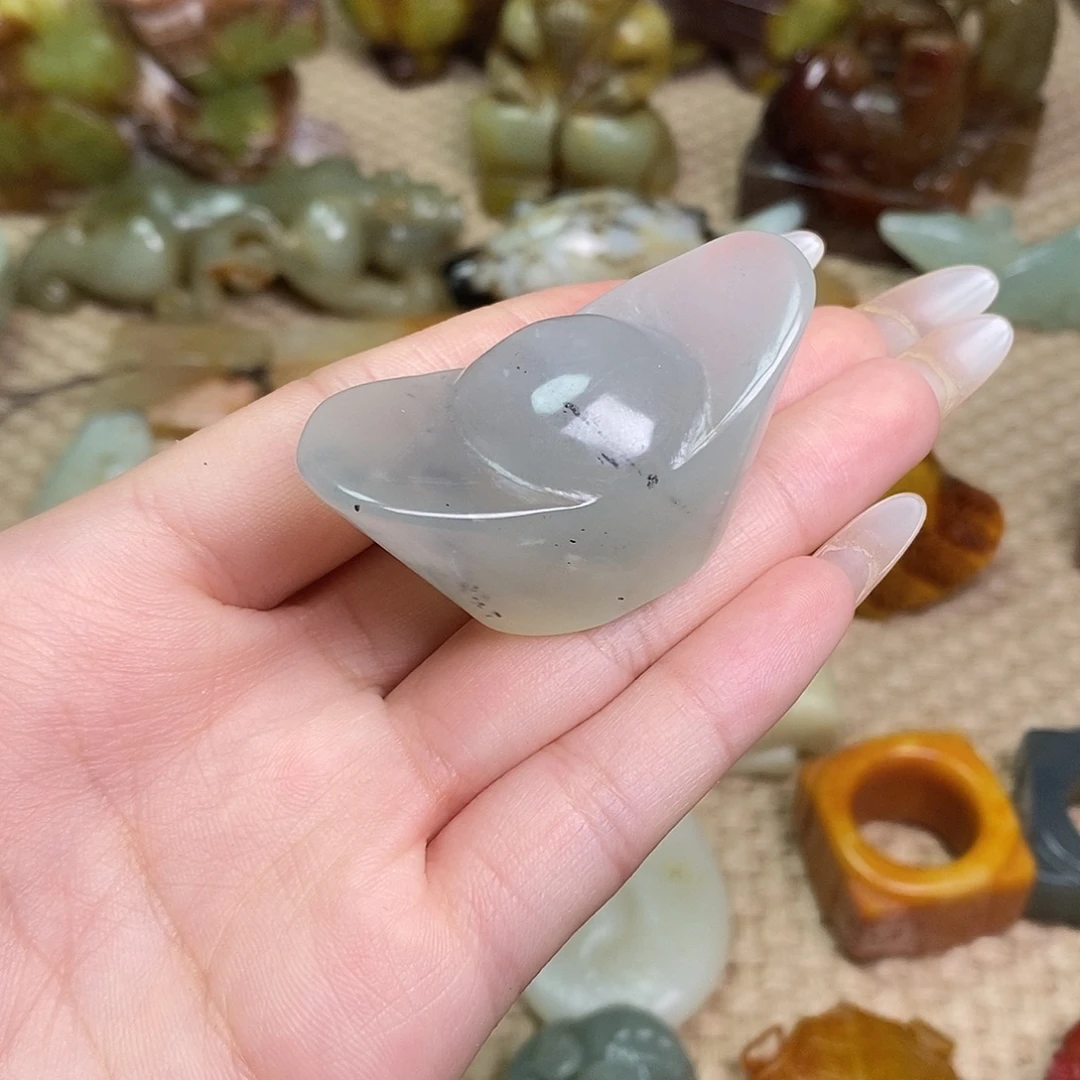 未镶嵌蛇纹石玉颈饰