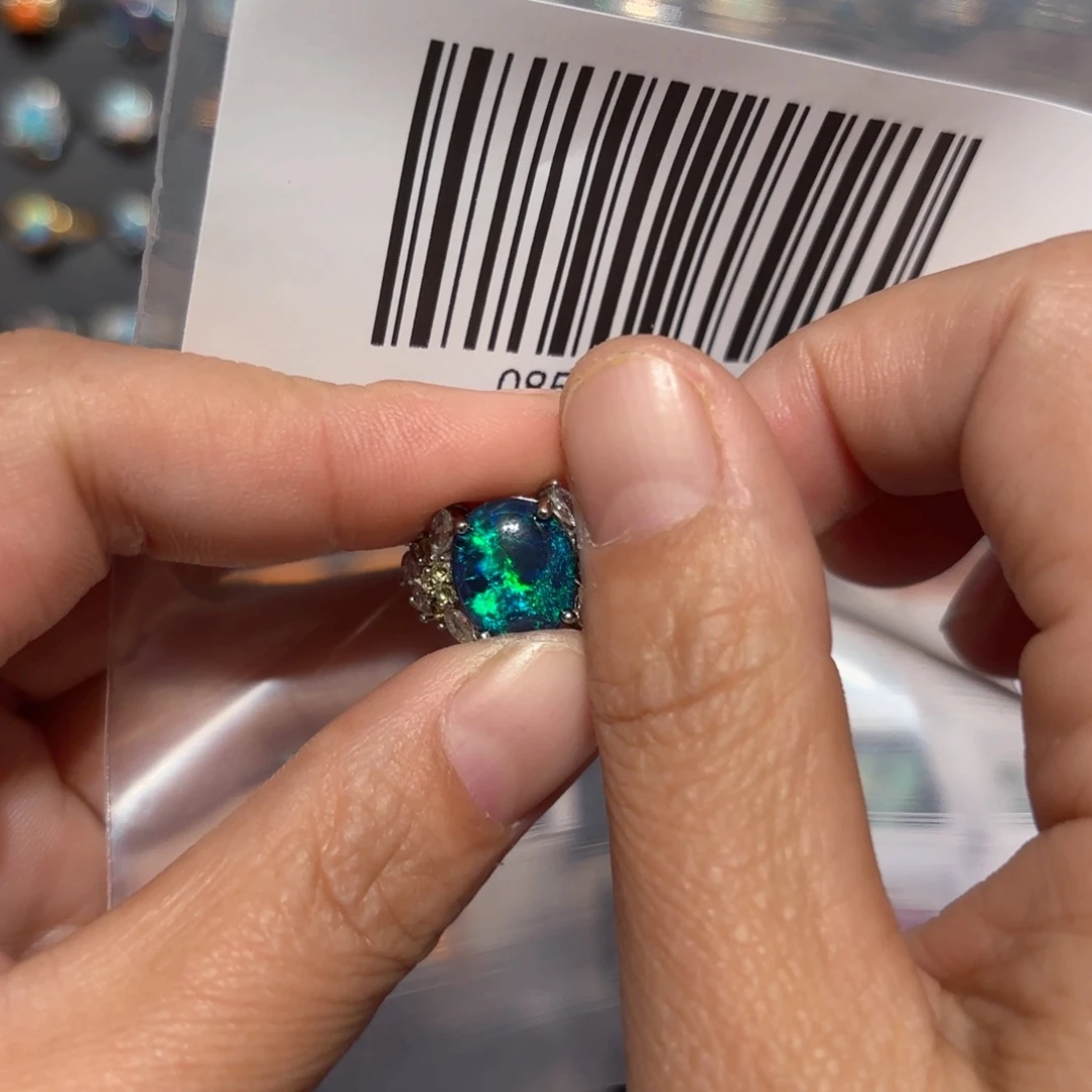 欧泊戒指银S925镶嵌白**长