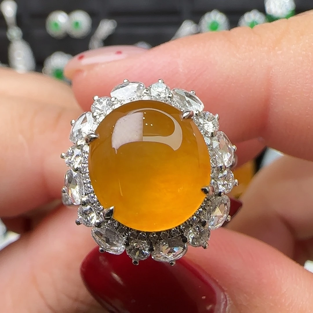 翡翠18K金镶嵌戒指天然翡翠