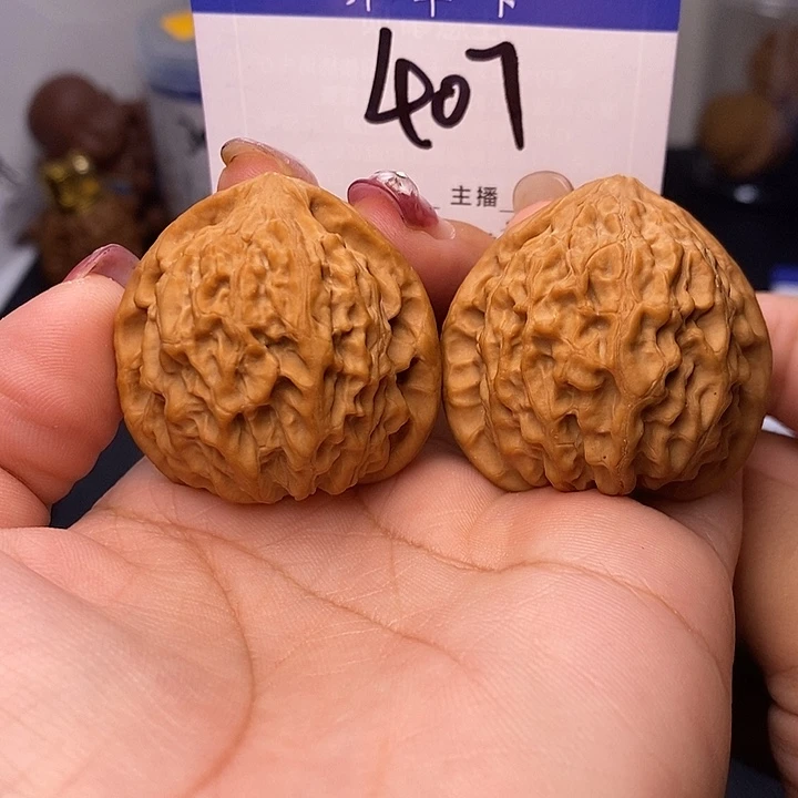 J***b桃核吊坠金牛39有修s