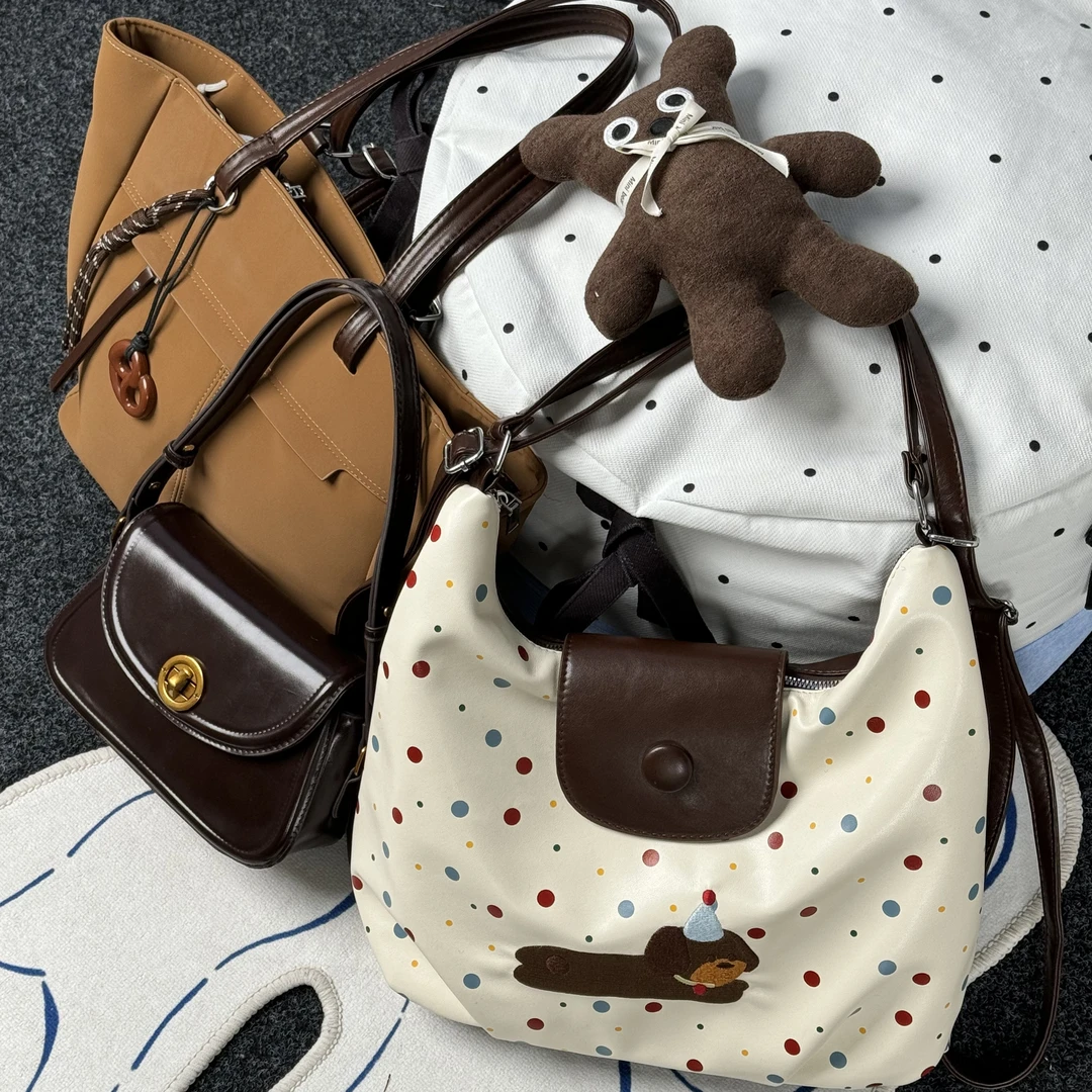 一张同学女包编号N351-N400