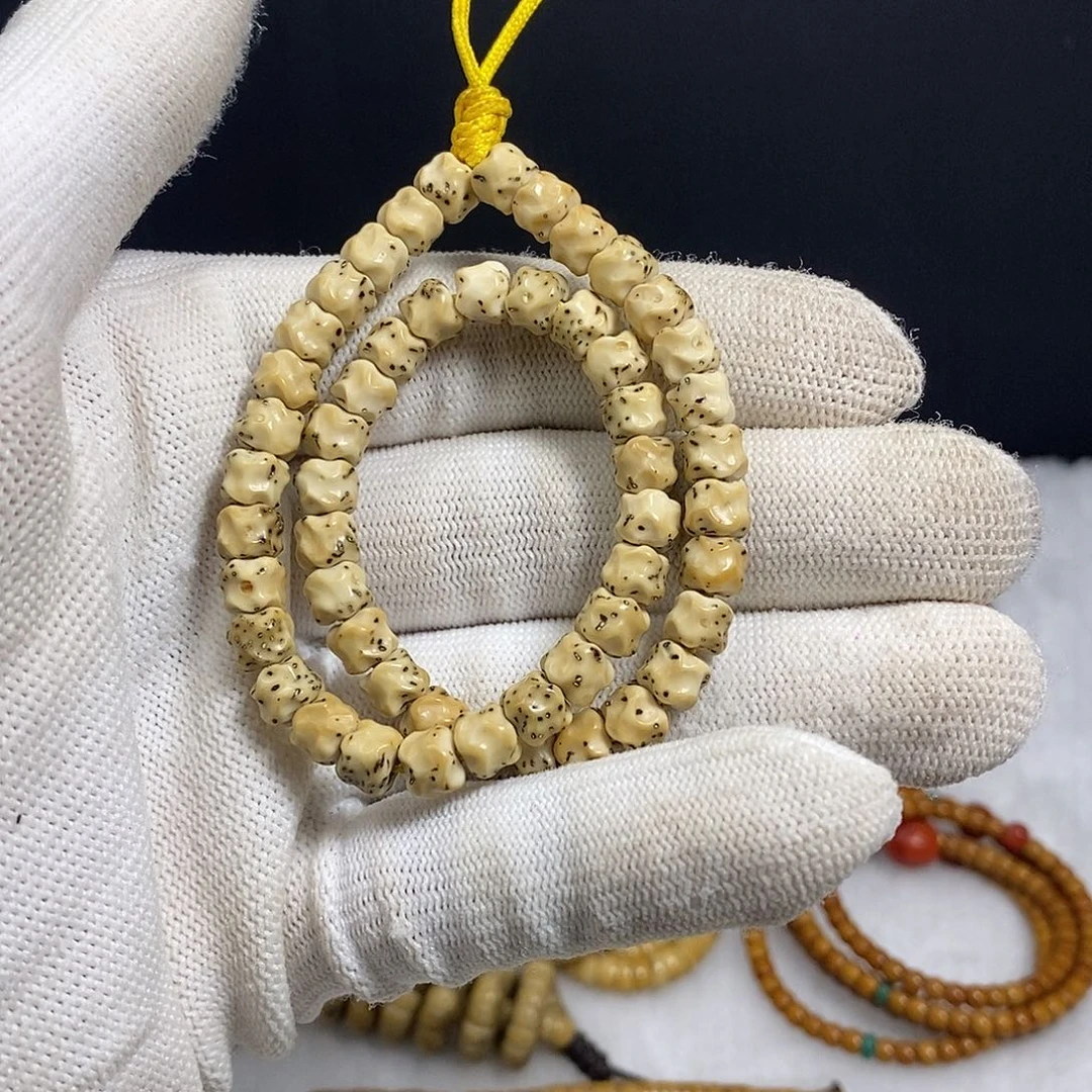 星月菩提吊坠卡7石玉料大留白蛇骨无相