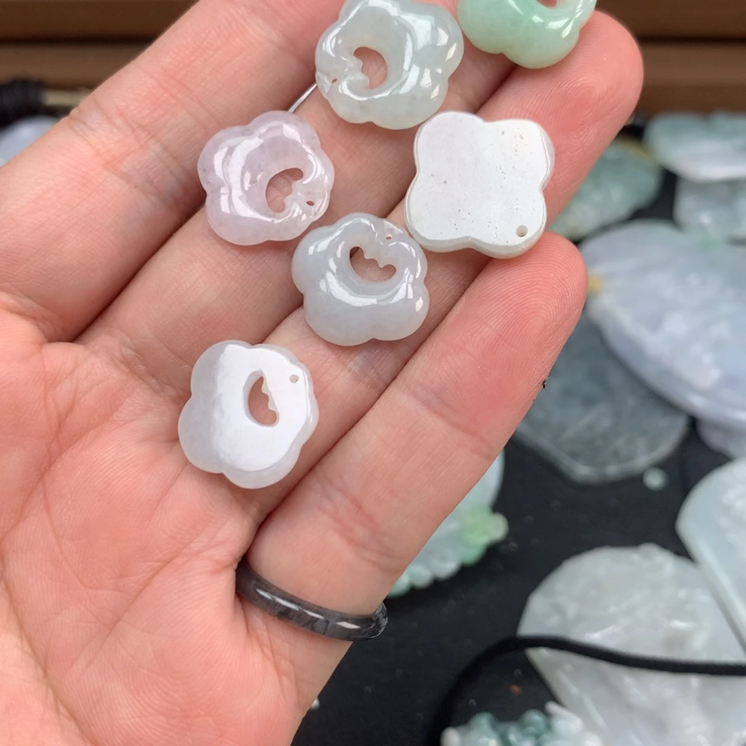 翡翠未镶嵌颈饰福利