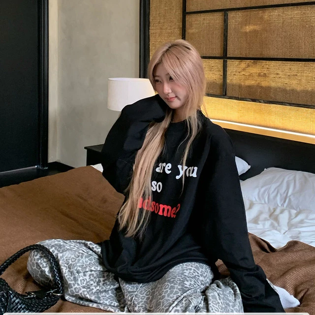 饭饭又饿瞭美式覆古黑色套头卫衣女秋季棉松弛感情侣款宽松上衣