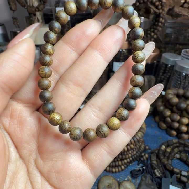 沉香碎屑沉香海南沉香06莺歌绿单圈