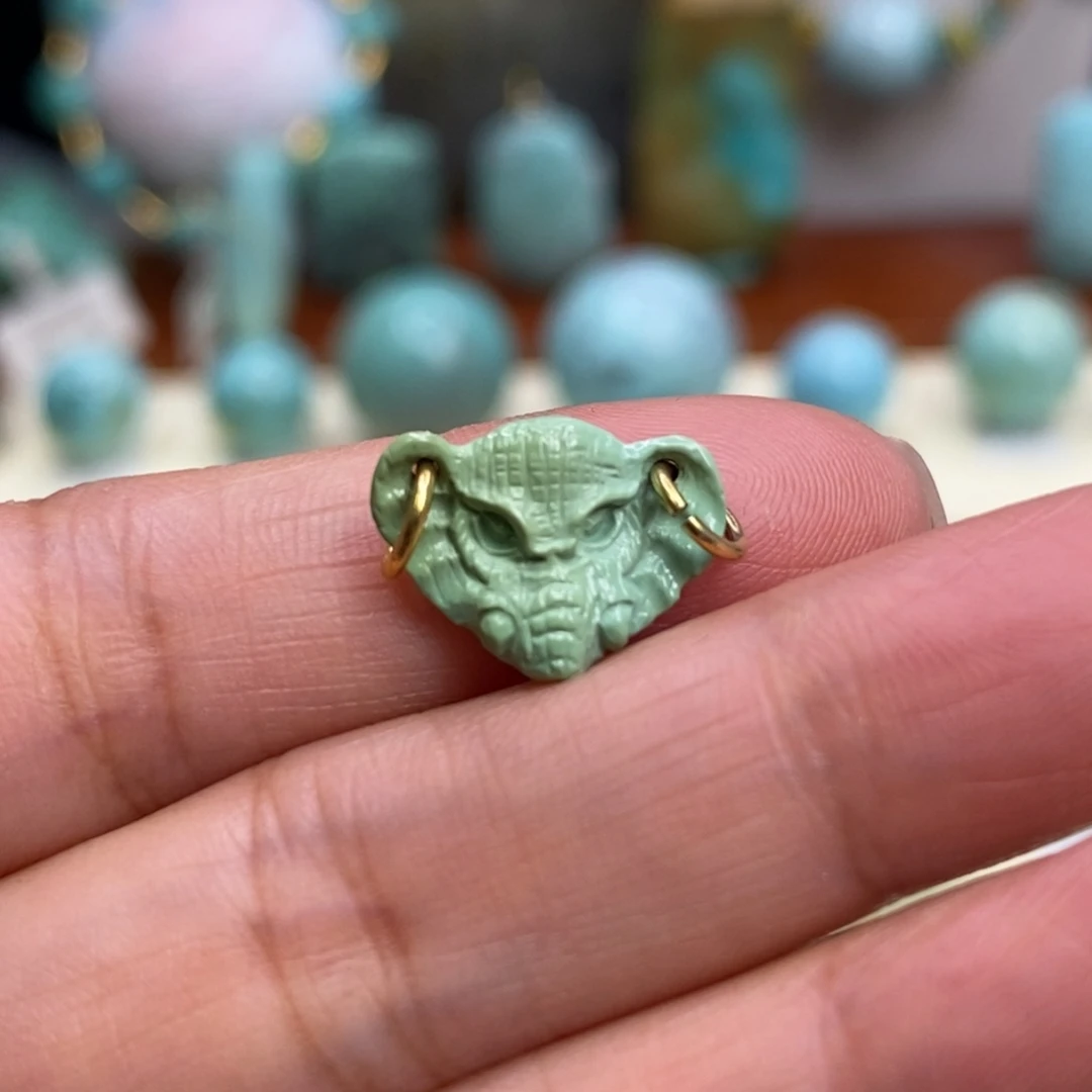 绿松石未镶嵌珠宝奇石