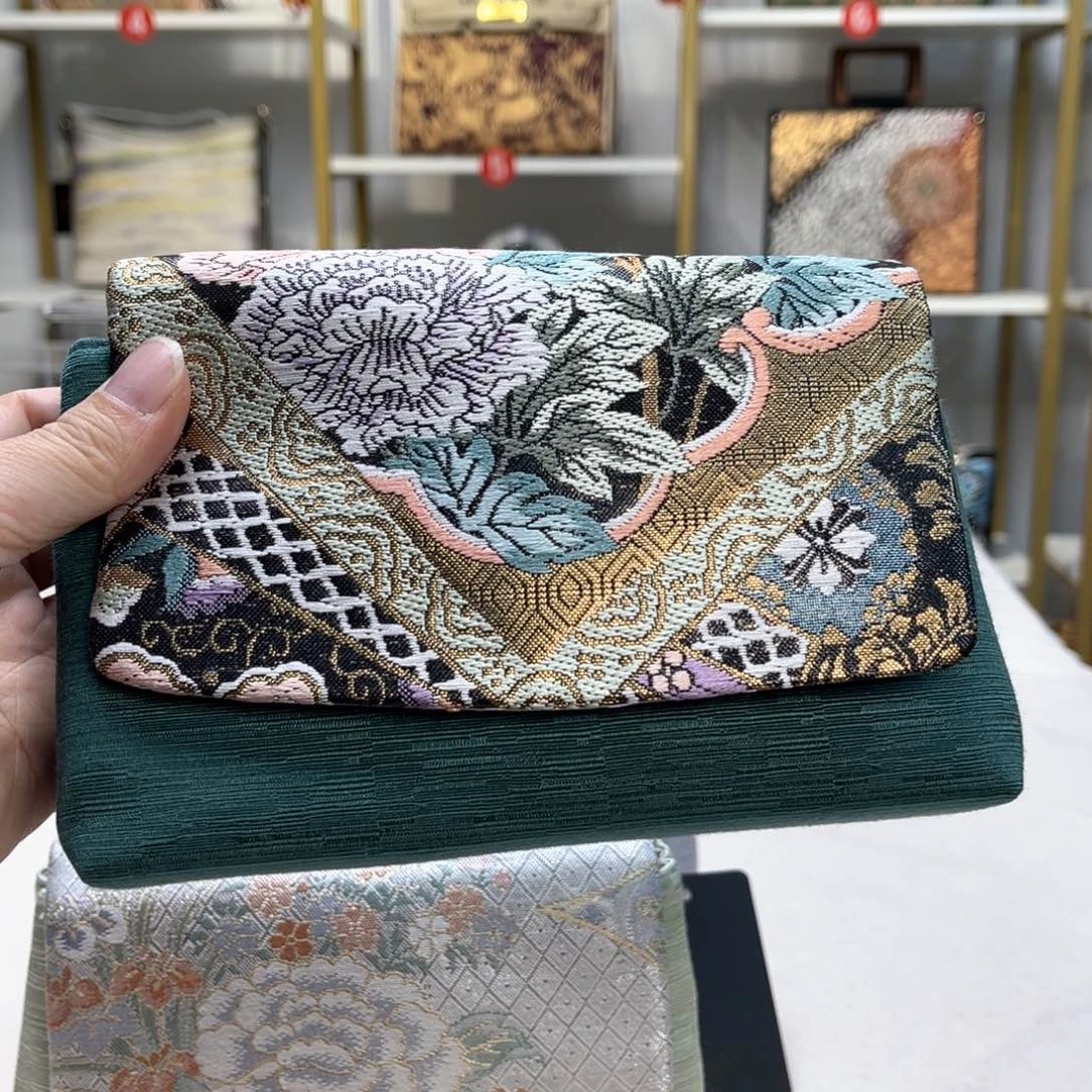 织绣凤****茶新年快乐！蛇年大吉！