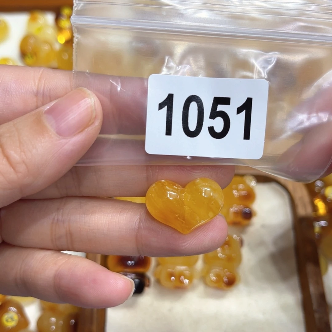 琥珀未镶嵌珠宝奇石