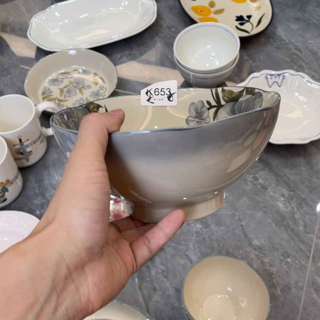 陶瓷微瑕餐具介意勿拍，满18飞！