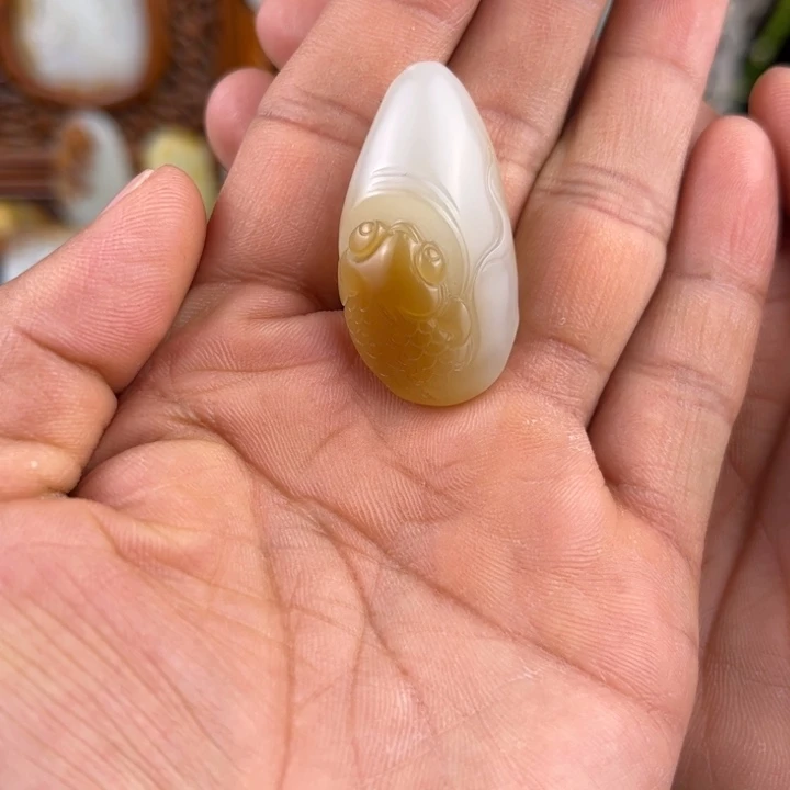 和田玉（糖玉）未镶嵌颈饰